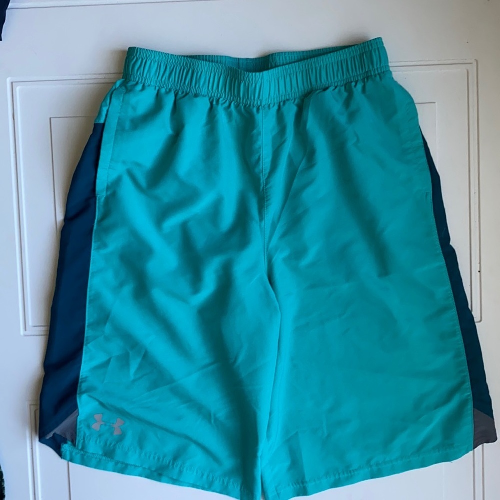 Youth Under Armour Heatgear Shorts LG